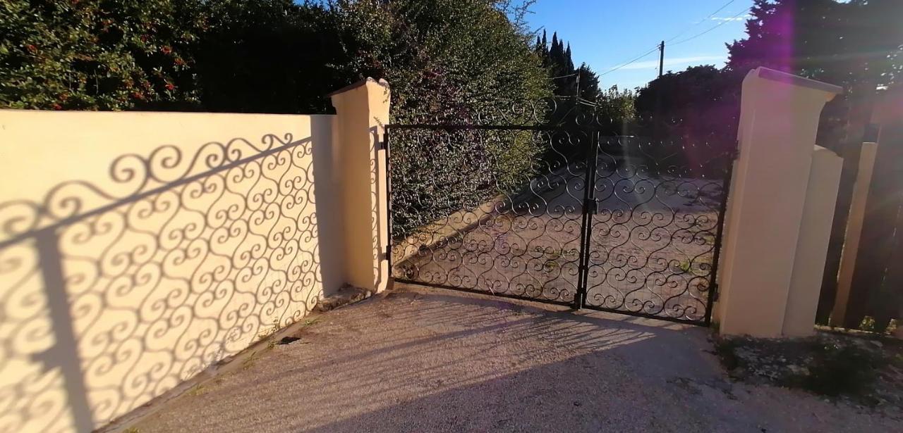 Pujaut Villa Kps מראה חיצוני תמונה